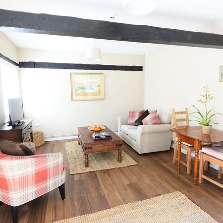 Woodstock Suites Charlton  Eksteriør bilde