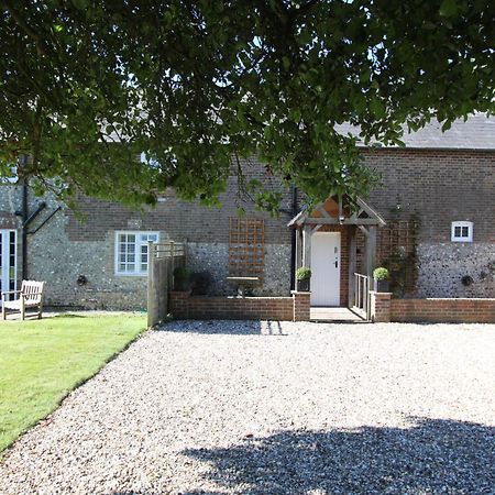 Woodstock Suites Charlton  Eksteriør bilde