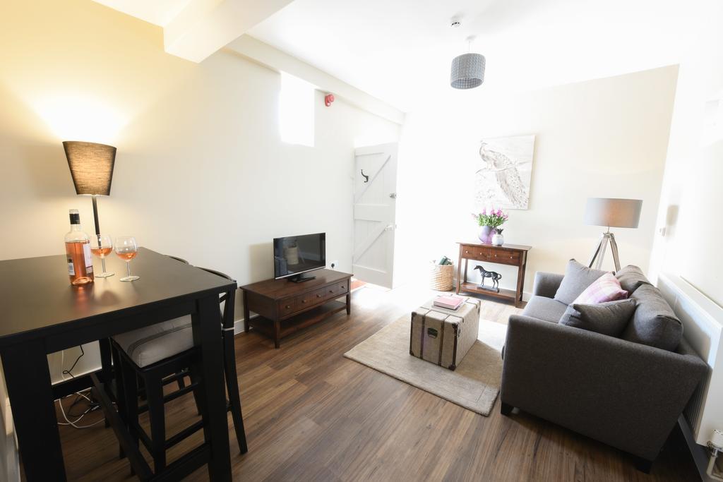 Woodstock Suites Charlton  Eksteriør bilde