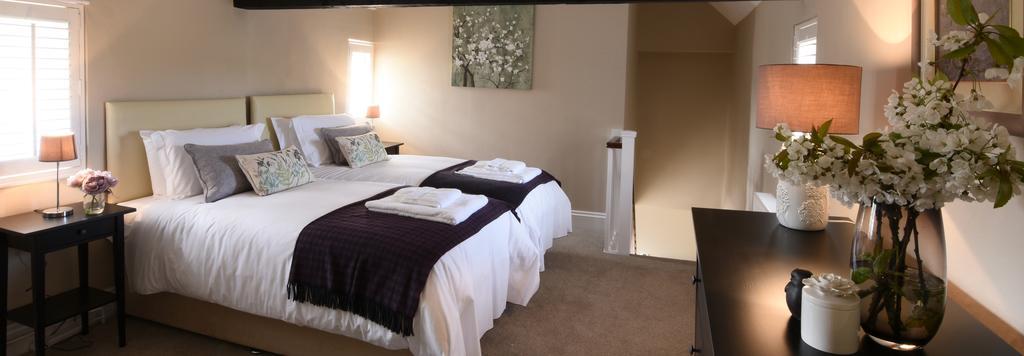 Woodstock Suites Charlton  Eksteriør bilde