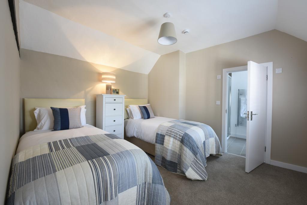 Woodstock Suites Charlton  Eksteriør bilde