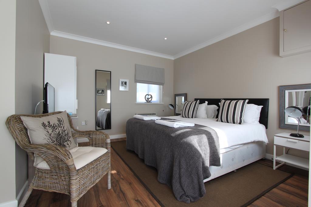 Woodstock Suites Charlton  Eksteriør bilde